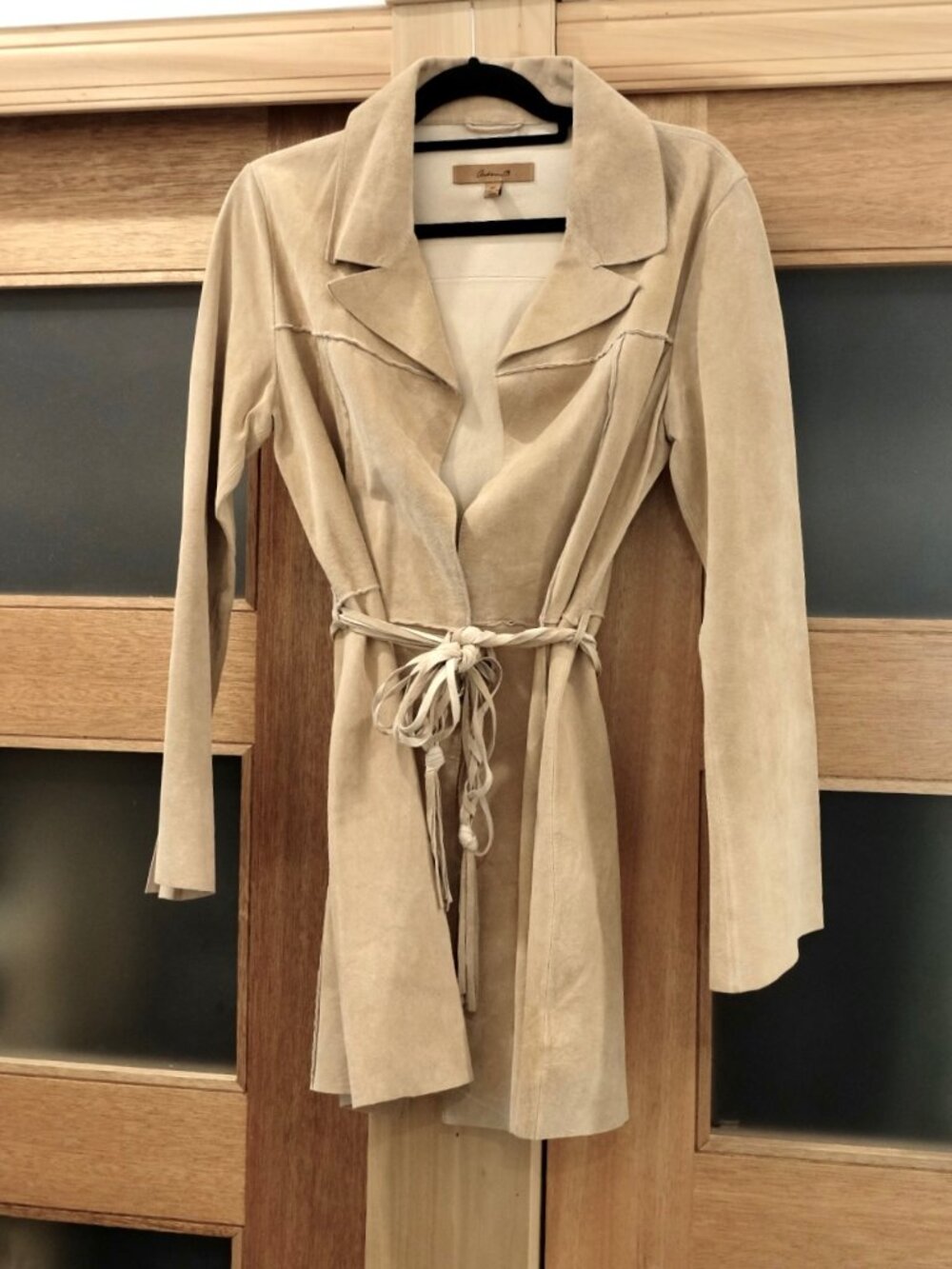 ARDEN B- TAN SUEDE
BELTED TRENCH JACKET
Vintage Y2K Western Size
MEDIUM - Picture 3 of 9